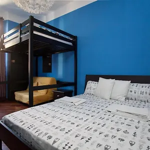 Colorful Apt In Apartment Mailand